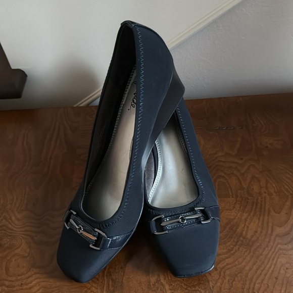 LifeStride Gazette Navy blue shoes 8 1/2 heels wedge style - Picture 5 of 6